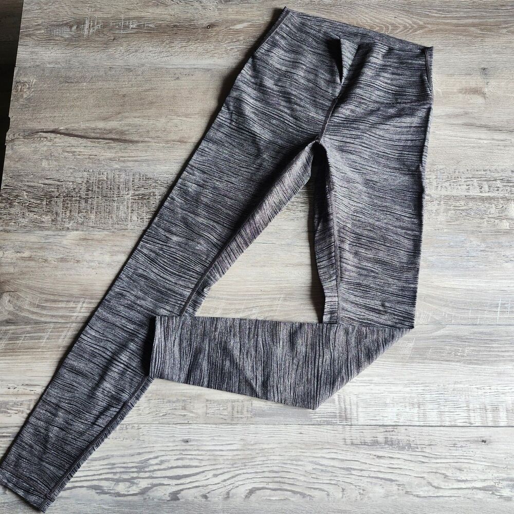 (6) Lululemon Wunder Under Hi-Rise Tight (Full-On Luxtreme)